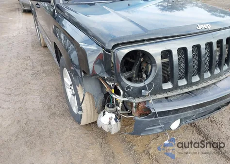 2012 Jeep Patriot Latitude z USA, uszkodzony, nr VIN 1C4NJPFBXCD514911